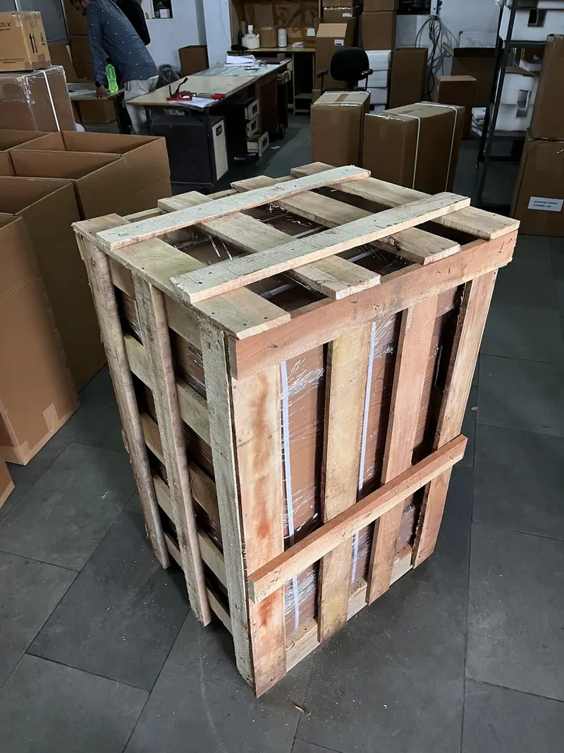 Slatted wooden crate with gaps between planks